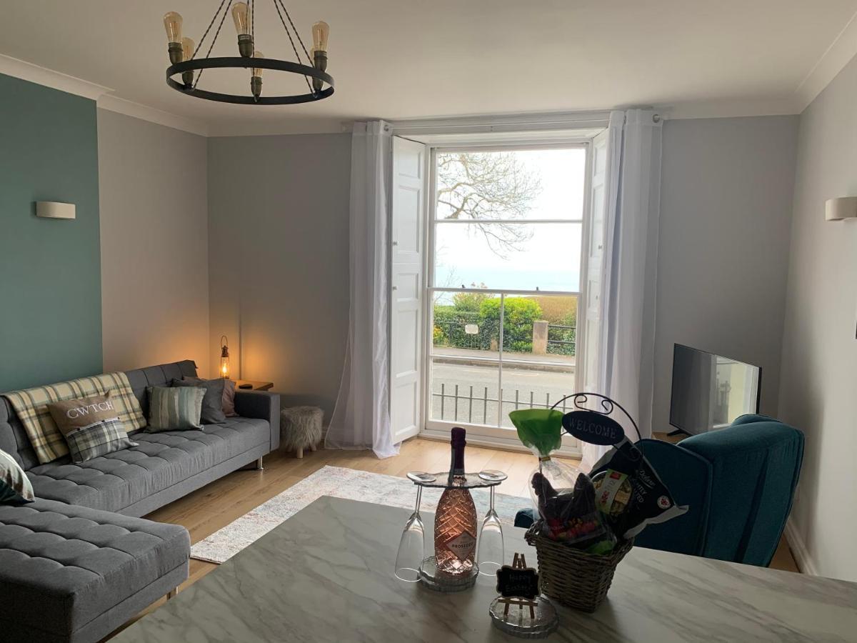 Beautiful Flat With Harbour Views Tenby Exterior photo
